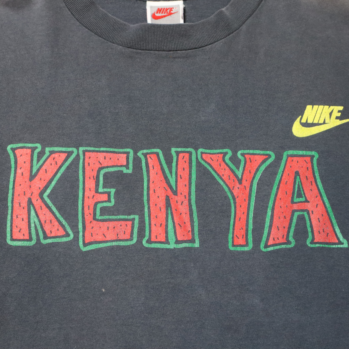 ยุค 90s Nike "Kenya" เสื้อยืดวินเทจ (L)