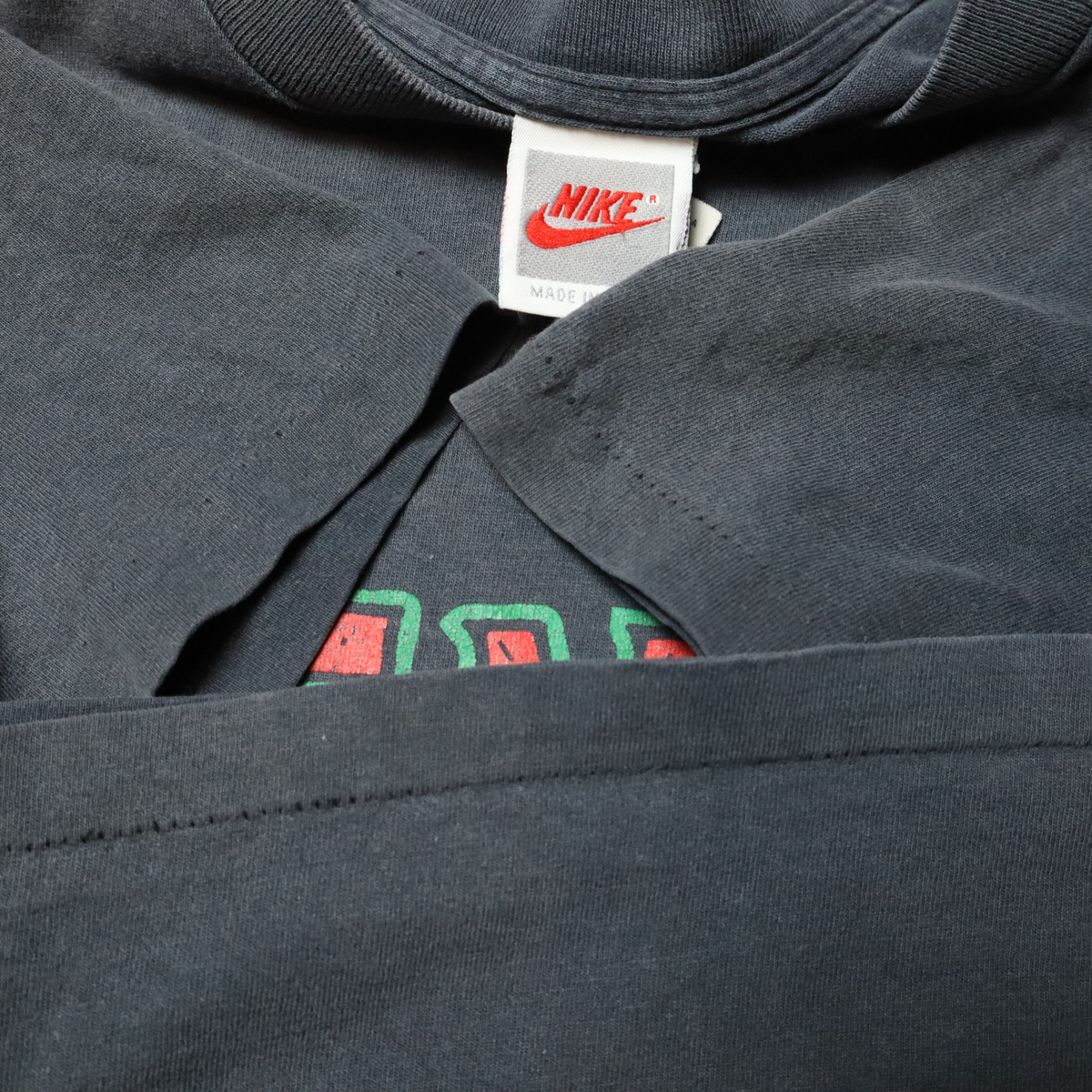 ยุค 90s Nike "Kenya" เสื้อยืดวินเทจ (L)